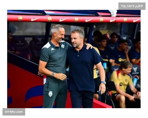 场边的父亲:摩纳哥主帅许特尔与儿子在看台的温情瞬间 场边的父亲:摩纳哥主帅许特尔与儿子在看台的温情瞬间